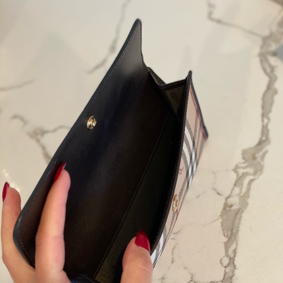 Burberry Wallet - Picture 5 of 6
